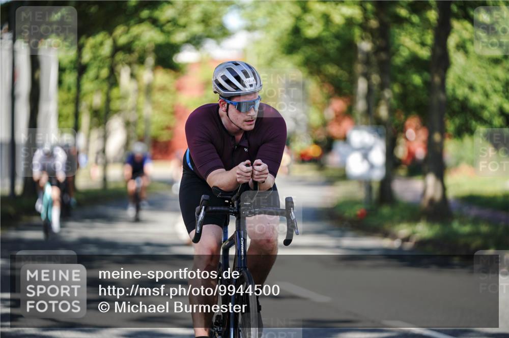 09.08.2026 - GEWOBA Citytriathlon Bremen Michael Burmester http://msf.ph/oto/9944500 09.08.2026 10:33:43 Radfahren 215, 280, 282, 455, 474, 492, 510, 532 meine-sportfotos.de
