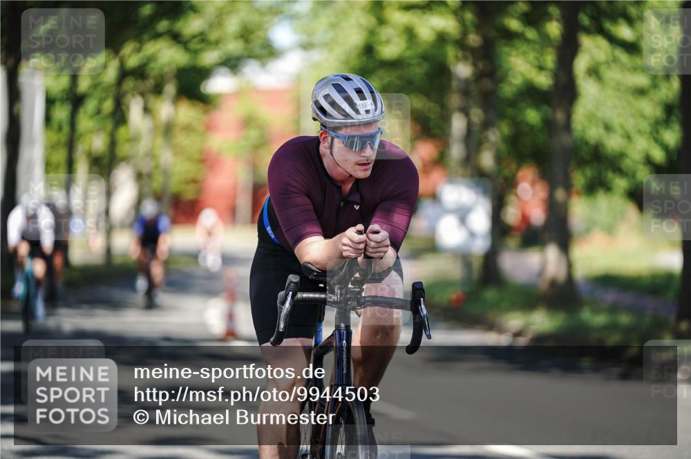 09.08.2026 - GEWOBA Citytriathlon Bremen Michael Burmester http://msf.ph/oto/9944503 09.08.2026 10:33:43 Radfahren 215, 280, 282, 455, 474, 492, 510, 532 meine-sportfotos.de