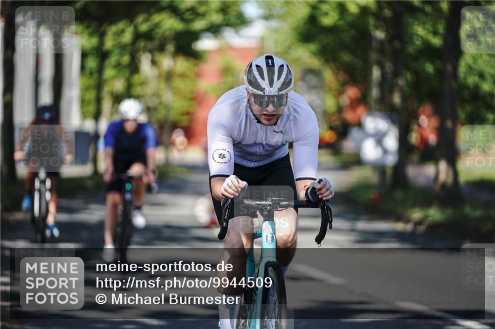 09.08.2026 - GEWOBA Citytriathlon Bremen Michael Burmester http://msf.ph/oto/9944509 09.08.2026 10:33:46 Radfahren 215, 280, 455, 474, 492, 510, 532 meine-sportfotos.de