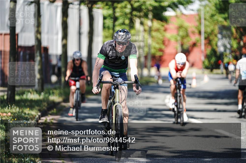 09.08.2026 - GEWOBA Citytriathlon Bremen Michael Burmester http://msf.ph/oto/9944542 09.08.2026 10:33:59 Radfahren 215, 292, 306, 448, 455, 474, 490, 522, 531 meine-sportfotos.de