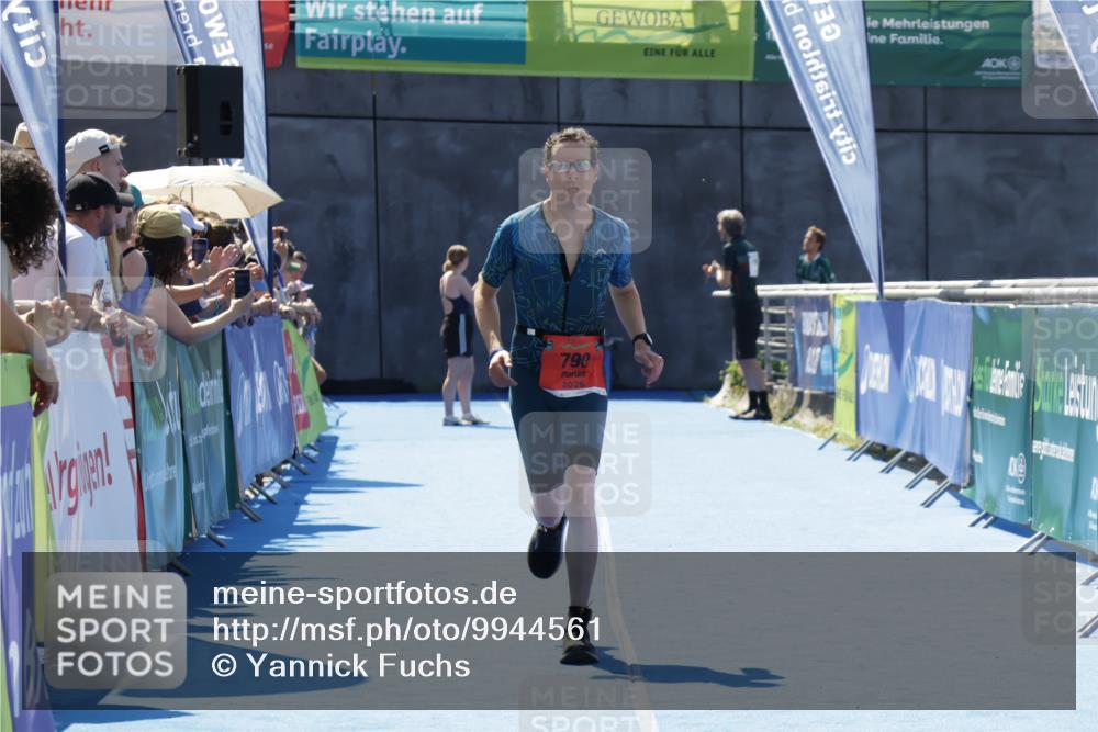 09.08.2026 - GEWOBA Citytriathlon Bremen Yannick Fuchs http://msf.ph/oto/9944561 09.08.2026 14:18:36 Ziel 790 meine-sportfotos.de