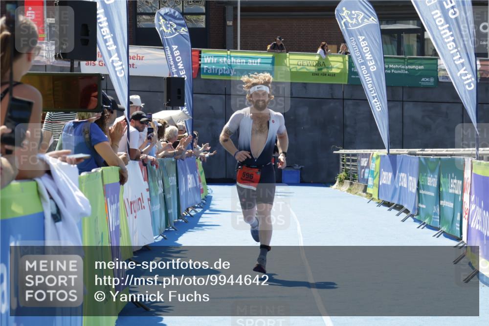 09.08.2026 - GEWOBA Citytriathlon Bremen Yannick Fuchs http://msf.ph/oto/9944642 09.08.2026 14:19:02 Ziel 596 meine-sportfotos.de