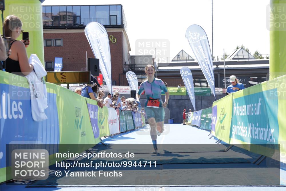 09.08.2026 - GEWOBA Citytriathlon Bremen Yannick Fuchs http://msf.ph/oto/9944711 09.08.2026 14:19:33 Ziel 912 meine-sportfotos.de