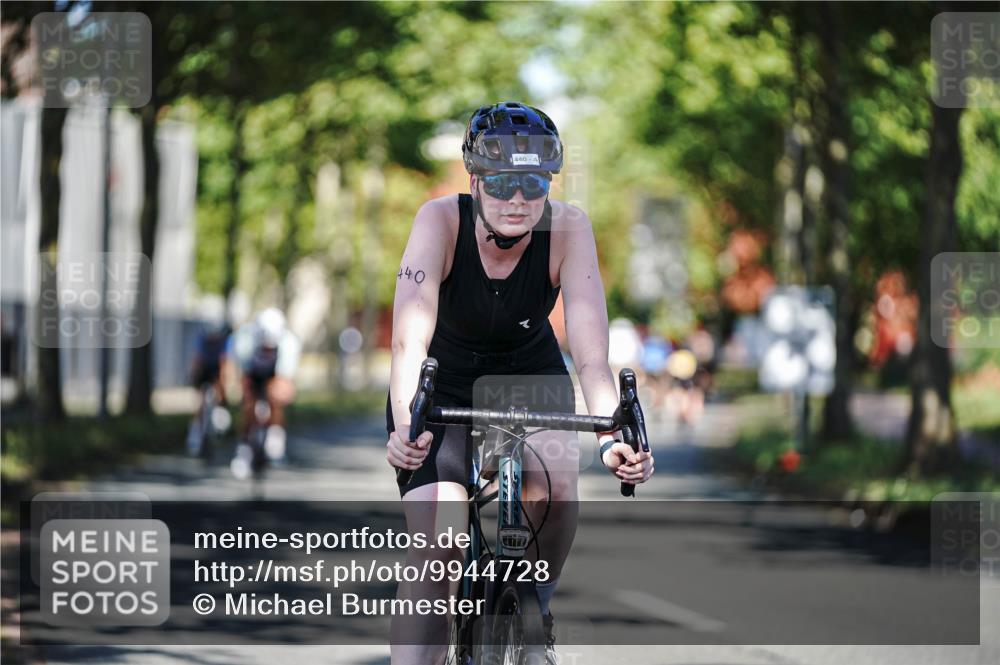 09.08.2026 - GEWOBA Citytriathlon Bremen Michael Burmester http://msf.ph/oto/9944728 09.08.2026 10:35:22 Radfahren 3, 27, 87, 129, 143, 169, 175, 189, 195, 243, 326, 361, 436, 440, 446, 467, 473, 476, 487 meine-sportfotos.de