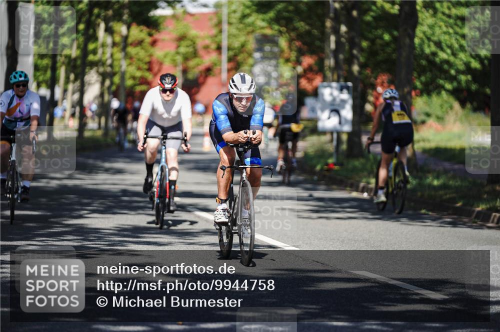 09.08.2026 - GEWOBA Citytriathlon Bremen Michael Burmester http://msf.ph/oto/9944758 09.08.2026 10:35:30 Radfahren 3, 15, 27, 43, 57, 87, 141, 175, 189, 243, 326, 361, 440, 504 meine-sportfotos.de