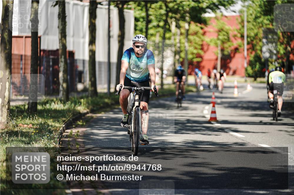09.08.2026 - GEWOBA Citytriathlon Bremen Michael Burmester http://msf.ph/oto/9944768 09.08.2026 10:35:33 Radfahren 3, 15, 37, 43, 57, 87, 141, 175, 181, 189, 217, 243, 361, 423, 504 meine-sportfotos.de