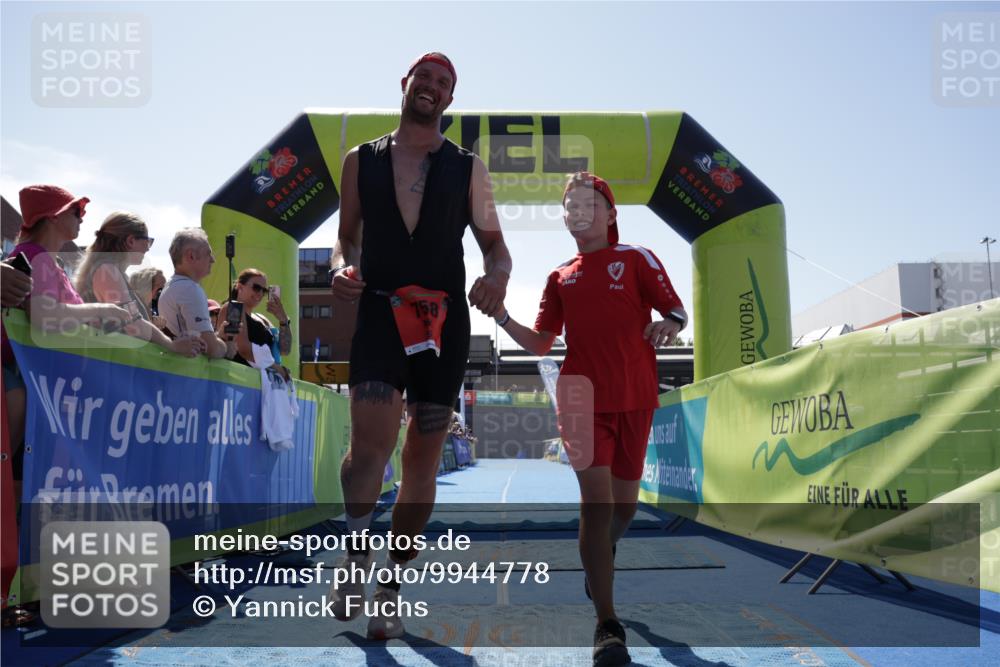 09.08.2026 - GEWOBA Citytriathlon Bremen Yannick Fuchs http://msf.ph/oto/9944778 09.08.2026 14:19:56 Ziel 758 meine-sportfotos.de