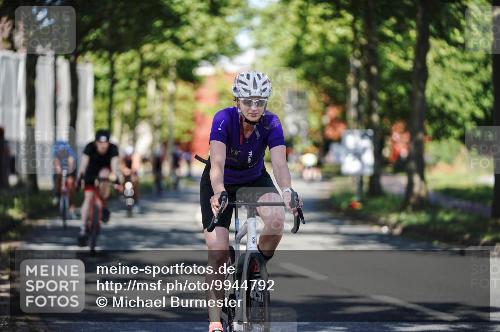 09.08.2026 - GEWOBA Citytriathlon Bremen Michael Burmester http://msf.ph/oto/9944792 09.08.2026 10:35:39 Radfahren 15, 37, 43, 57, 87, 107, 119, 141, 175, 181, 189, 217, 361, 423, 504, 509 meine-sportfotos.de