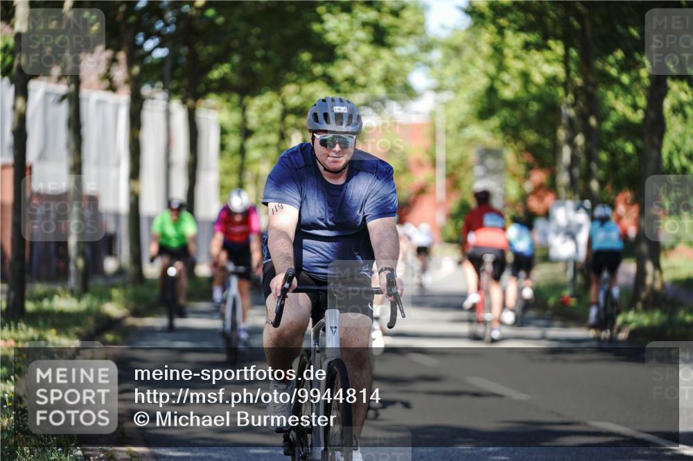 09.08.2026 - GEWOBA Citytriathlon Bremen Michael Burmester http://msf.ph/oto/9944814 09.08.2026 10:35:47 Radfahren 17, 29, 37, 43, 107, 119, 123, 141, 181, 201, 217, 241, 423, 462, 471, 509 meine-sportfotos.de