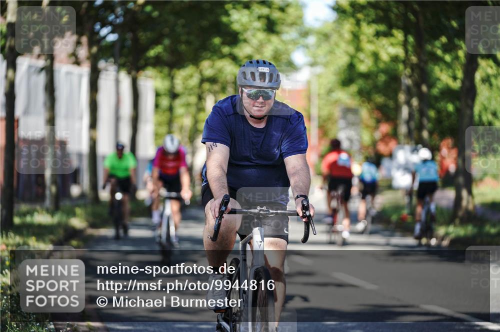 09.08.2026 - GEWOBA Citytriathlon Bremen Michael Burmester http://msf.ph/oto/9944816 09.08.2026 10:35:48 Radfahren 17, 29, 37, 43, 107, 119, 123, 141, 181, 201, 217, 241, 423, 462, 471, 494, 509 meine-sportfotos.de