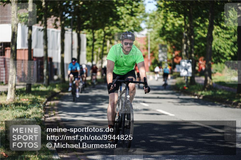 09.08.2026 - GEWOBA Citytriathlon Bremen Michael Burmester http://msf.ph/oto/9944825 09.08.2026 10:35:50 Radfahren 17, 29, 37, 43, 89, 107, 109, 119, 123, 141, 151, 167, 181, 201, 217, 241, 423, 462, 471, 494, 509 meine-sportfotos.de