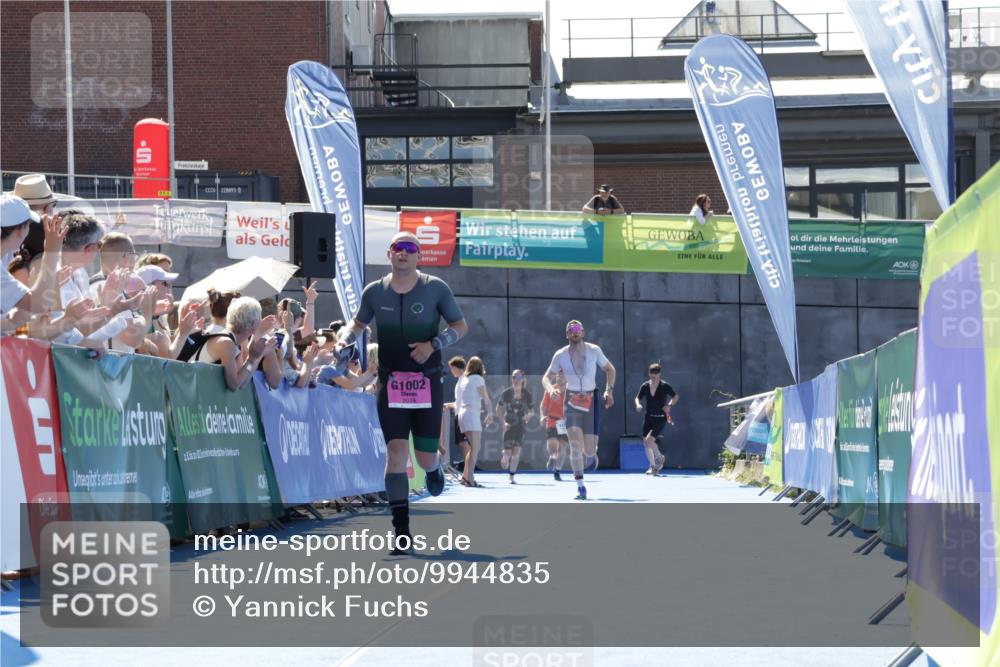 09.08.2026 - GEWOBA Citytriathlon Bremen Yannick Fuchs http://msf.ph/oto/9944835 09.08.2026 14:20:35 Ziel 1002, 1002, 1013, 1013 meine-sportfotos.de
