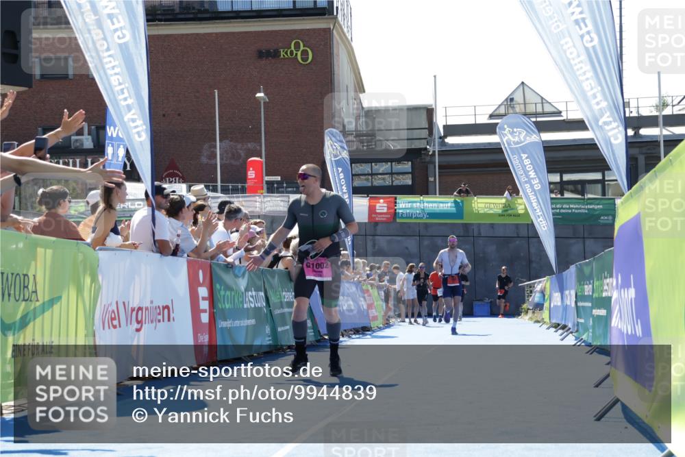 09.08.2026 - GEWOBA Citytriathlon Bremen Yannick Fuchs http://msf.ph/oto/9944839 09.08.2026 14:20:37 Ziel 1002, 1002 meine-sportfotos.de