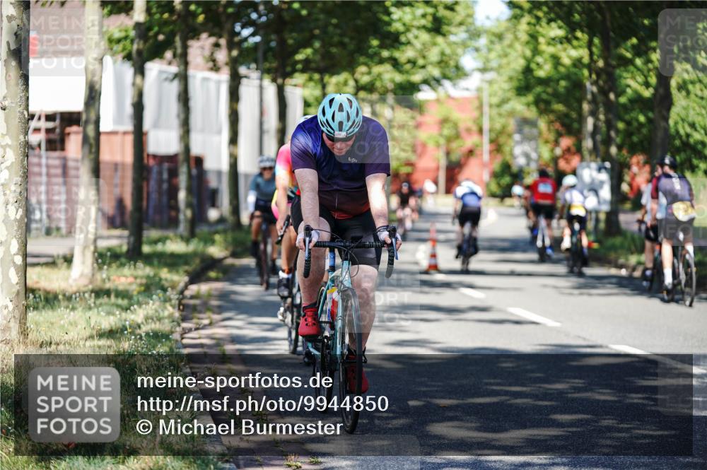 09.08.2026 - GEWOBA Citytriathlon Bremen Michael Burmester http://msf.ph/oto/9944850 09.08.2026 10:35:57 Radfahren 17, 29, 89, 107, 109, 119, 123, 151, 153, 167, 187, 201, 241, 444, 462, 466, 471, 494 meine-sportfotos.de