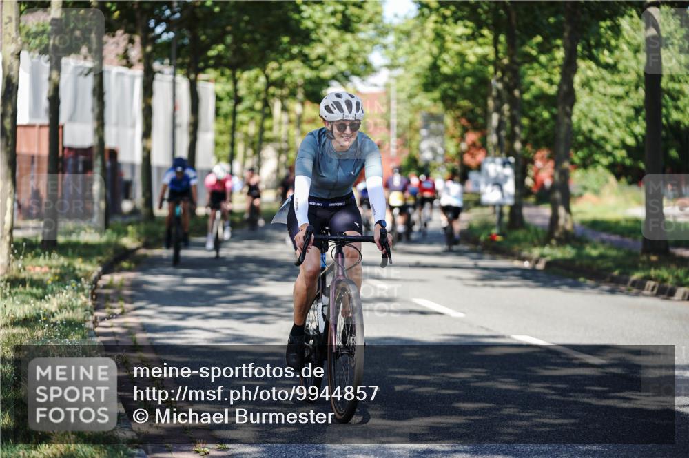 09.08.2026 - GEWOBA Citytriathlon Bremen Michael Burmester http://msf.ph/oto/9944857 09.08.2026 10:35:59 Radfahren 17, 29, 89, 107, 109, 123, 151, 153, 167, 187, 201, 241, 444, 462, 466, 471, 494 meine-sportfotos.de