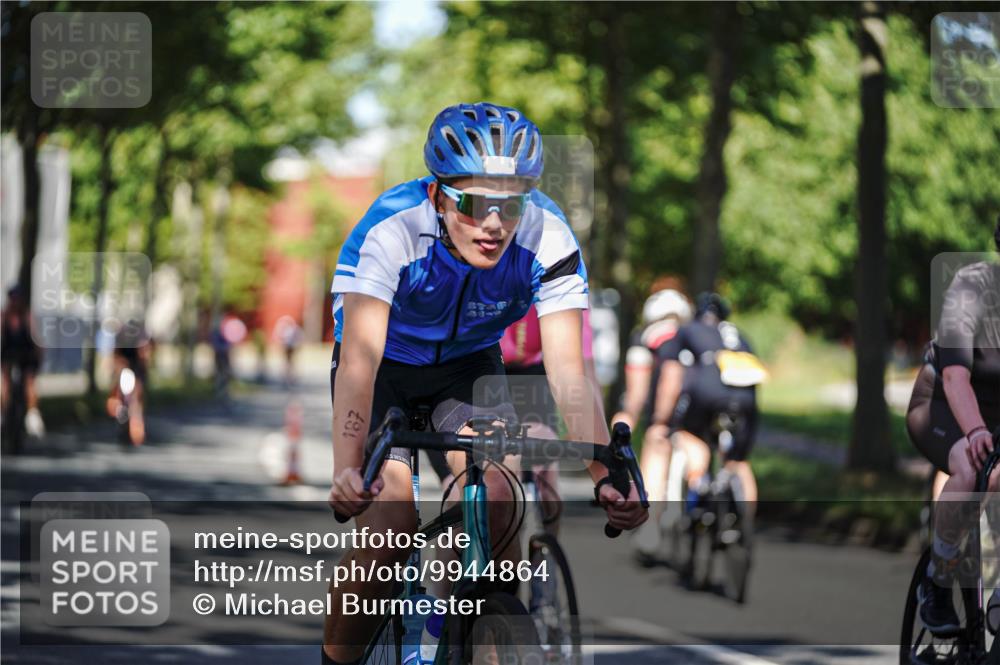 09.08.2026 - GEWOBA Citytriathlon Bremen Michael Burmester http://msf.ph/oto/9944864 09.08.2026 10:36:02 Radfahren 89, 109, 123, 151, 153, 167, 187, 241, 390, 444, 462, 466, 471, 480, 494 meine-sportfotos.de