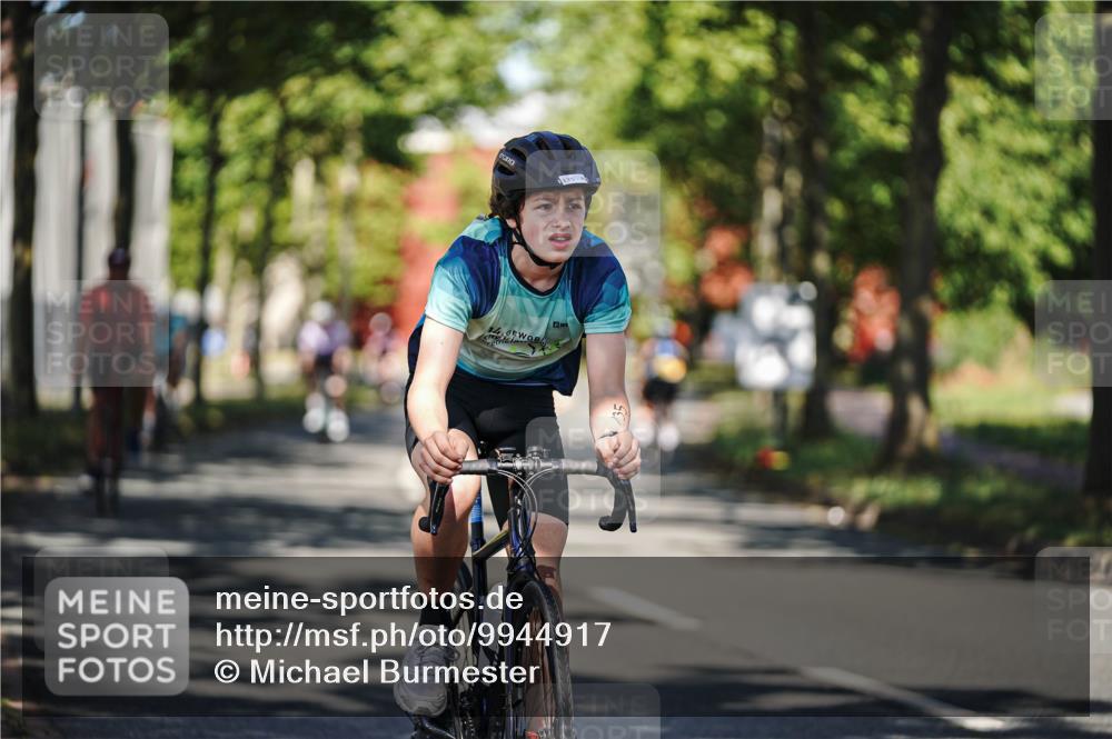 09.08.2026 - GEWOBA Citytriathlon Bremen Michael Burmester http://msf.ph/oto/9944917 09.08.2026 10:36:29 Radfahren 19, 21, 135, 139, 163, 179, 211, 223, 233 meine-sportfotos.de