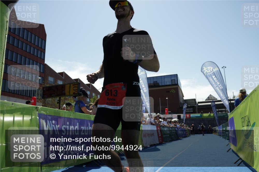 09.08.2026 - GEWOBA Citytriathlon Bremen Yannick Fuchs http://msf.ph/oto/9944924 09.08.2026 14:20:50 Ziel 613, 848, 1154 meine-sportfotos.de