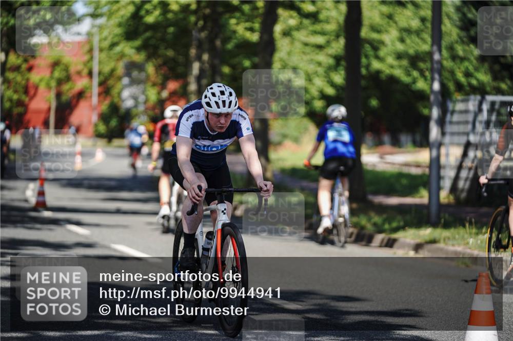 09.08.2026 - GEWOBA Citytriathlon Bremen Michael Burmester http://msf.ph/oto/9944941 09.08.2026 10:36:35 Radfahren 19, 21, 41, 135, 139, 163, 179, 191, 211, 223, 225, 233, 281, 426 meine-sportfotos.de