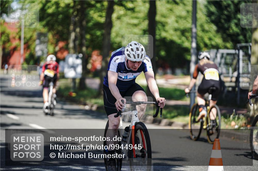 09.08.2026 - GEWOBA Citytriathlon Bremen Michael Burmester http://msf.ph/oto/9944945 09.08.2026 10:36:35 Radfahren 19, 21, 41, 135, 139, 163, 179, 191, 211, 223, 225, 233, 281, 426 meine-sportfotos.de