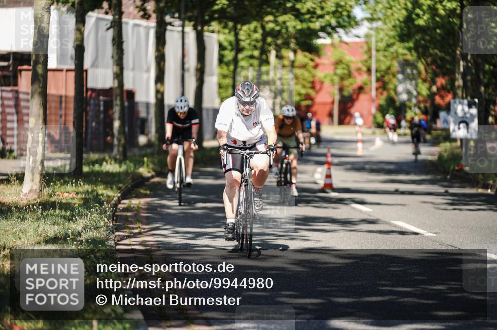 09.08.2026 - GEWOBA Citytriathlon Bremen Michael Burmester http://msf.ph/oto/9944980 09.08.2026 10:36:45 Radfahren 19, 41, 67, 93, 157, 191, 223, 225, 235, 247, 281, 349, 426, 491 meine-sportfotos.de