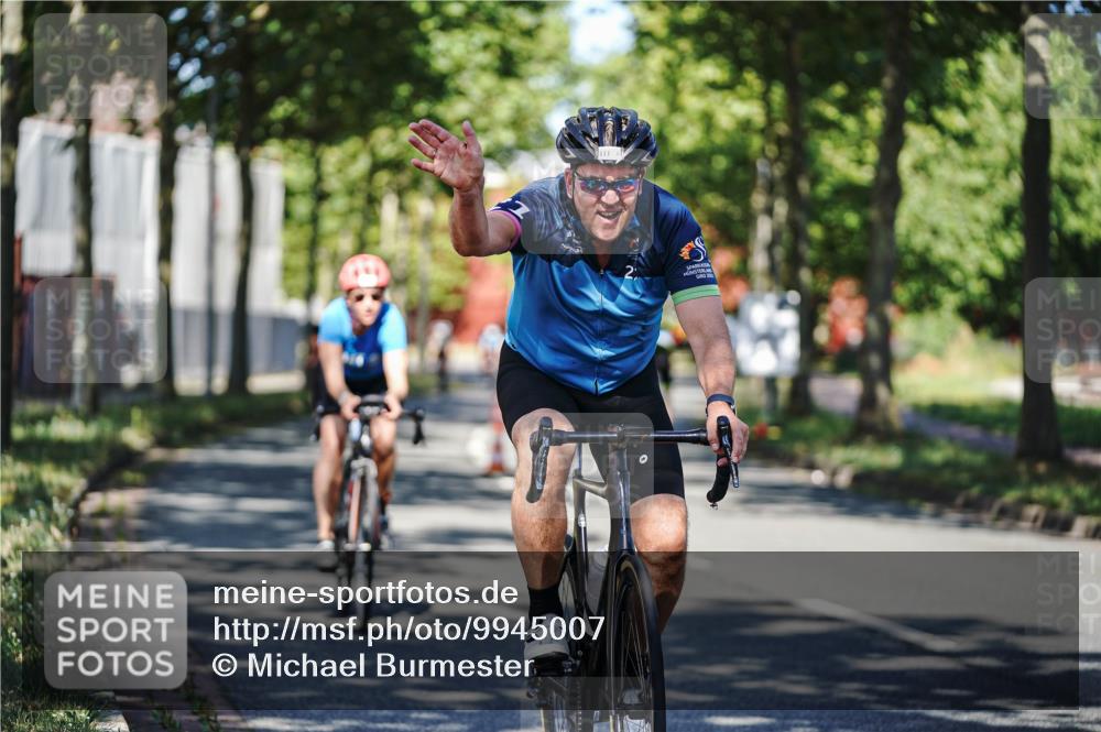 09.08.2026 - GEWOBA Citytriathlon Bremen Michael Burmester http://msf.ph/oto/9945007 09.08.2026 10:36:53 Radfahren 13, 33, 41, 67, 85, 93, 111, 157, 235, 247, 281, 349, 491 meine-sportfotos.de