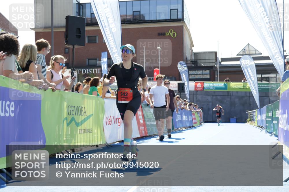 09.08.2026 - GEWOBA Citytriathlon Bremen Yannick Fuchs http://msf.ph/oto/9945020 09.08.2026 14:21:17 Ziel 719, 942 meine-sportfotos.de