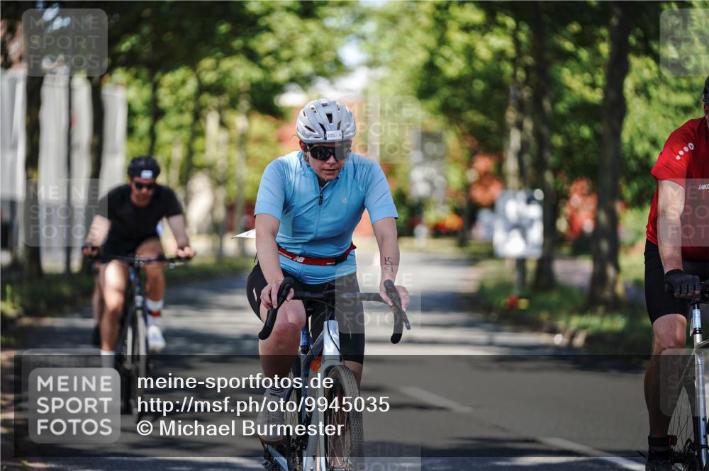 09.08.2026 - GEWOBA Citytriathlon Bremen Michael Burmester http://msf.ph/oto/9945035 09.08.2026 10:37:03 Radfahren 13, 31, 33, 55, 85, 111, 155, 205, 247 meine-sportfotos.de