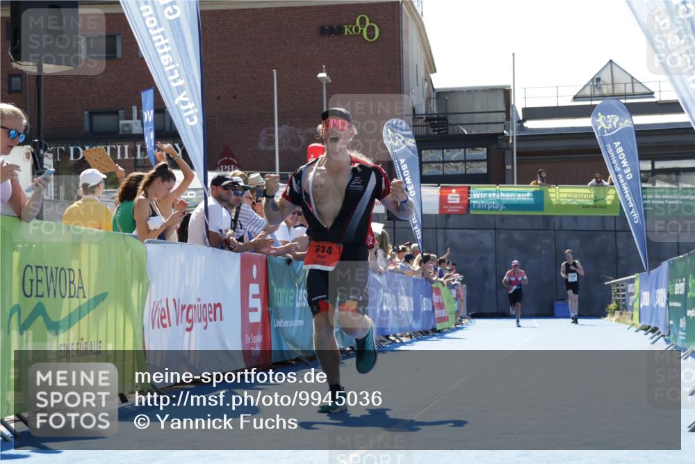 09.08.2026 - GEWOBA Citytriathlon Bremen Yannick Fuchs http://msf.ph/oto/9945036 09.08.2026 14:21:26 Ziel 614 meine-sportfotos.de