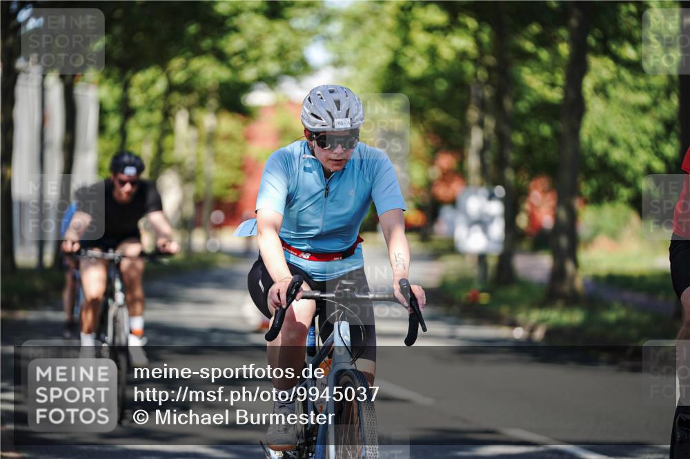 09.08.2026 - GEWOBA Citytriathlon Bremen Michael Burmester http://msf.ph/oto/9945037 09.08.2026 10:37:03 Radfahren 13, 31, 33, 55, 85, 111, 155, 205, 247 meine-sportfotos.de