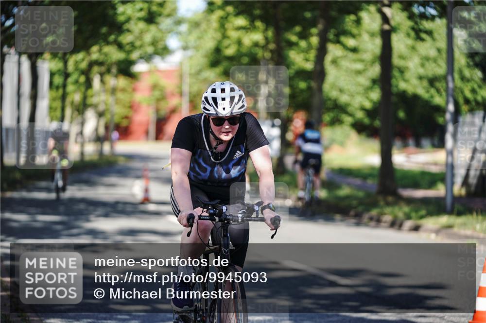 09.08.2026 - GEWOBA Citytriathlon Bremen Michael Burmester http://msf.ph/oto/9945093 09.08.2026 10:37:28 Radfahren 53, 61, 185, 287, 434, 459 meine-sportfotos.de