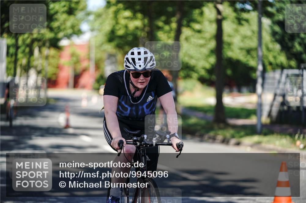 09.08.2026 - GEWOBA Citytriathlon Bremen Michael Burmester http://msf.ph/oto/9945096 09.08.2026 10:37:28 Radfahren 53, 61, 185, 287, 434, 459 meine-sportfotos.de