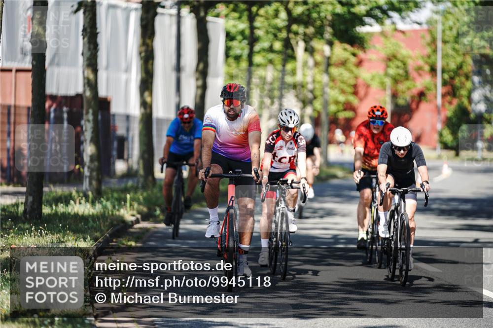 09.08.2026 - GEWOBA Citytriathlon Bremen Michael Burmester http://msf.ph/oto/9945118 09.08.2026 10:38:03 Radfahren 35, 45, 75, 149, 229, 237, 310, 488 meine-sportfotos.de