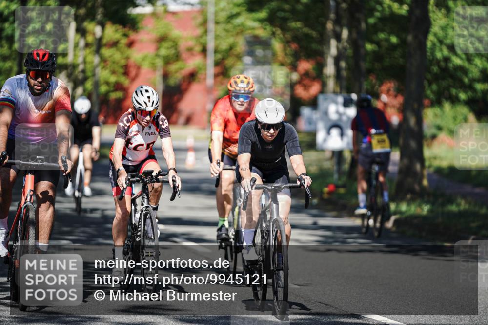 09.08.2026 - GEWOBA Citytriathlon Bremen Michael Burmester http://msf.ph/oto/9945121 09.08.2026 10:38:04 Radfahren 35, 45, 75, 117, 149, 229, 237, 310, 488 meine-sportfotos.de