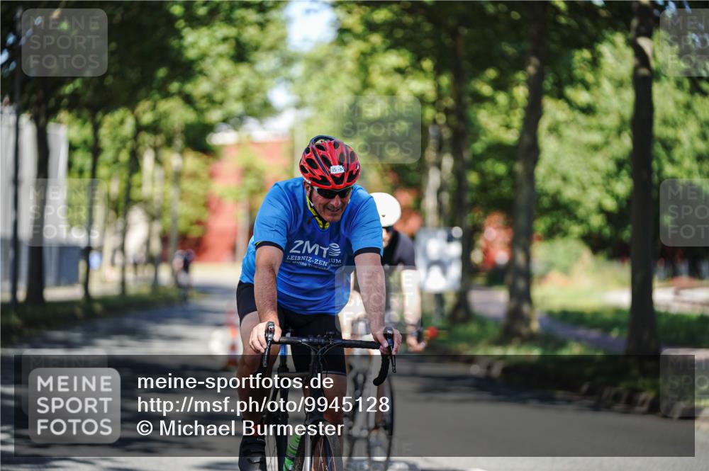 09.08.2026 - GEWOBA Citytriathlon Bremen Michael Burmester http://msf.ph/oto/9945128 09.08.2026 10:38:06 Radfahren 35, 75, 117, 149, 229, 310, 488 meine-sportfotos.de