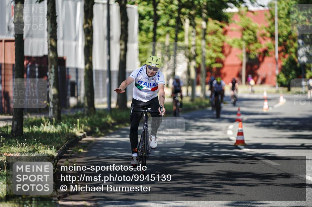 09.08.2026 - GEWOBA Citytriathlon Bremen Michael Burmester http://msf.ph/oto/9945139 09.08.2026 10:38:19 Radfahren 49, 117, 127, 171, 183, 310, 409 meine-sportfotos.de