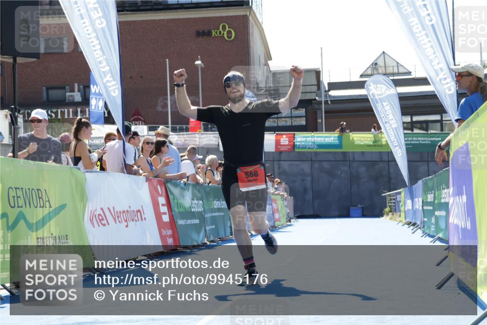 09.08.2026 - GEWOBA Citytriathlon Bremen Yannick Fuchs http://msf.ph/oto/9945176 09.08.2026 14:22:10 Ziel 568 meine-sportfotos.de