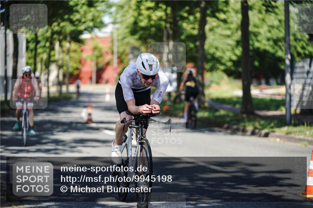 09.08.2026 - GEWOBA Citytriathlon Bremen Michael Burmester http://msf.ph/oto/9945198 09.08.2026 10:38:50 Radfahren 73, 351, 512, 525 meine-sportfotos.de