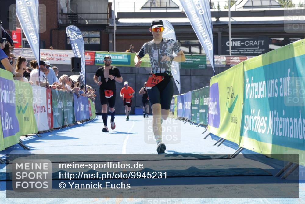 09.08.2026 - GEWOBA Citytriathlon Bremen Yannick Fuchs http://msf.ph/oto/9945231 09.08.2026 14:22:43 Ziel 874, 911 meine-sportfotos.de