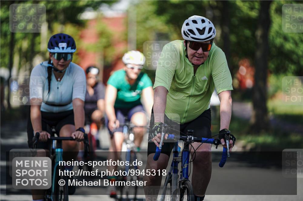 09.08.2026 - GEWOBA Citytriathlon Bremen Michael Burmester http://msf.ph/oto/9945318 09.08.2026 10:40:13 Radfahren 5, 77, 101, 115, 165, 203, 485 meine-sportfotos.de
