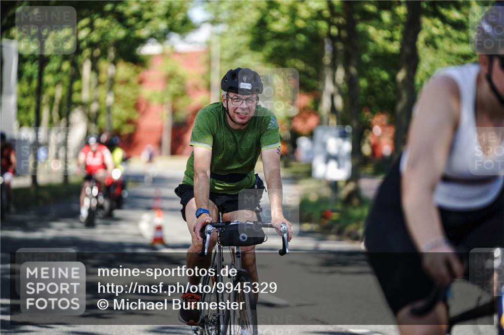 09.08.2026 - GEWOBA Citytriathlon Bremen Michael Burmester http://msf.ph/oto/9945329 09.08.2026 10:40:16 Radfahren 5, 77, 101, 115, 159, 165, 203, 485 meine-sportfotos.de