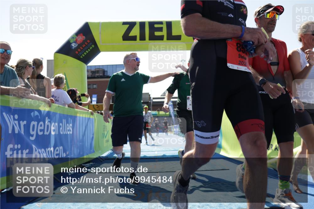 09.08.2026 - GEWOBA Citytriathlon Bremen Yannick Fuchs http://msf.ph/oto/9945484 09.08.2026 14:24:33 Ziel 807, 852, 857, 1136 meine-sportfotos.de