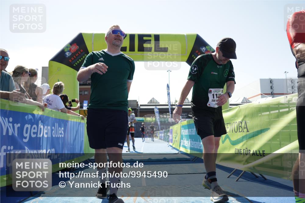 09.08.2026 - GEWOBA Citytriathlon Bremen Yannick Fuchs http://msf.ph/oto/9945490 09.08.2026 14:24:34 Ziel 807, 839, 852, 857, 872, 1136 meine-sportfotos.de