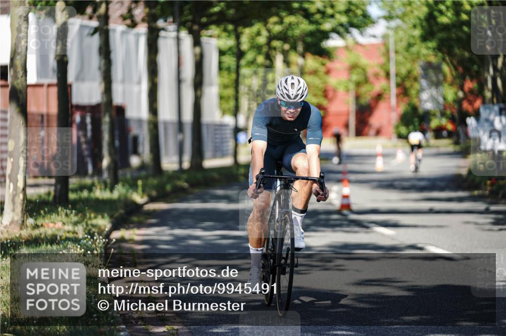 09.08.2026 - GEWOBA Citytriathlon Bremen Michael Burmester http://msf.ph/oto/9945491 09.08.2026 10:42:10 Radfahren 286, 291, 301, 358, 376, 415, 524 meine-sportfotos.de