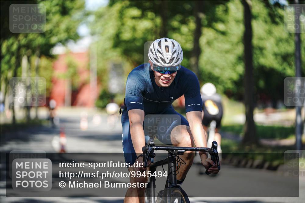 09.08.2026 - GEWOBA Citytriathlon Bremen Michael Burmester http://msf.ph/oto/9945494 09.08.2026 10:42:11 Radfahren 286, 291, 301, 358, 376, 415, 524 meine-sportfotos.de