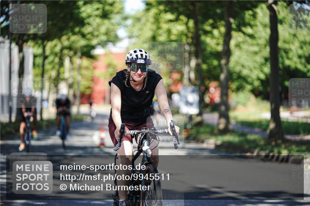 09.08.2026 - GEWOBA Citytriathlon Bremen Michael Burmester http://msf.ph/oto/9945511 09.08.2026 10:42:26 Radfahren 286, 297, 301, 322, 422, 475 meine-sportfotos.de