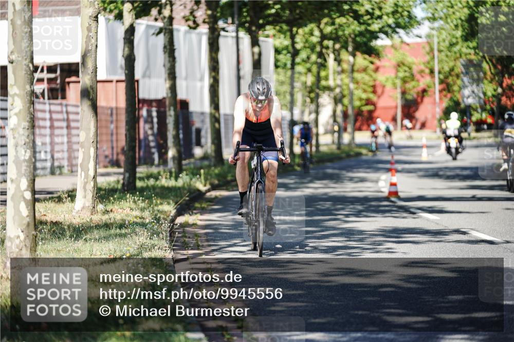 09.08.2026 - GEWOBA Citytriathlon Bremen Michael Burmester http://msf.ph/oto/9945556 09.08.2026 10:42:56 Radfahren 318, 323, 393, 529 meine-sportfotos.de