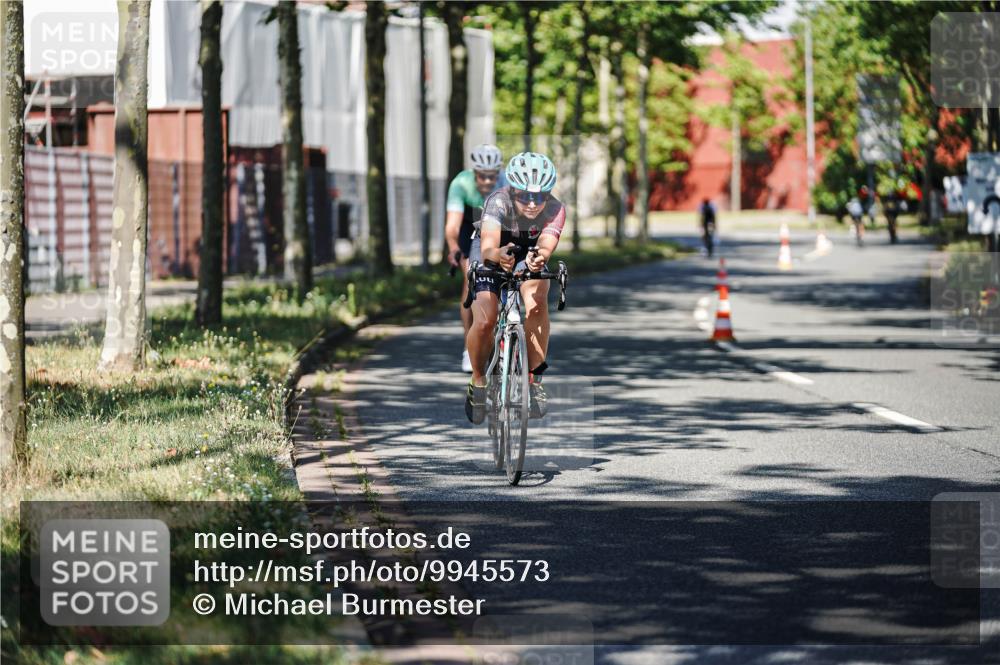 09.08.2026 - GEWOBA Citytriathlon Bremen Michael Burmester http://msf.ph/oto/9945573 09.08.2026 10:43:04 Radfahren 318, 323, 389, 393, 427 meine-sportfotos.de