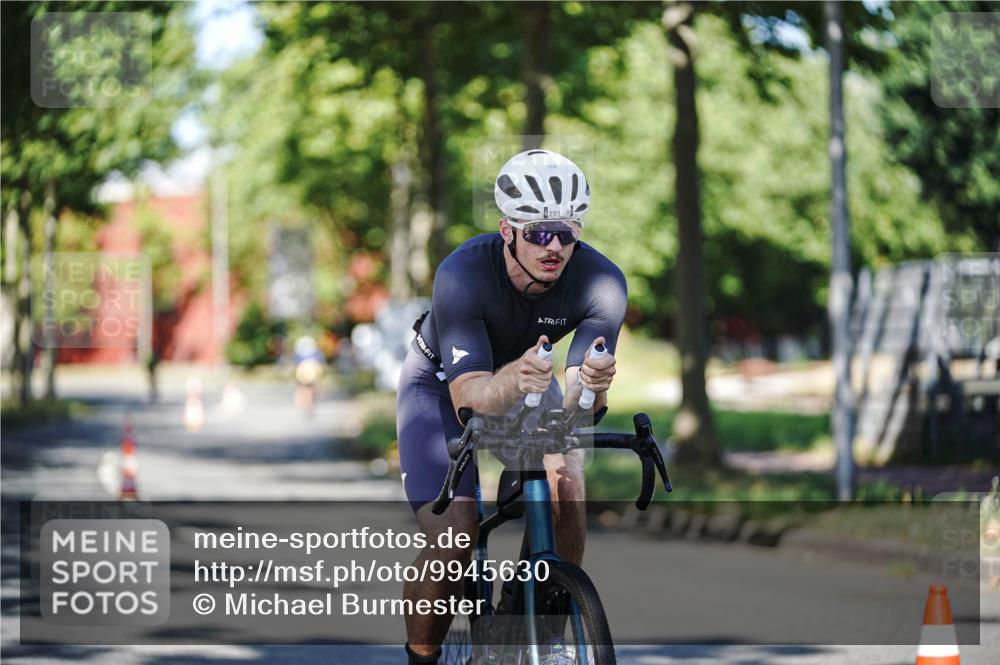 09.08.2026 - GEWOBA Citytriathlon Bremen Michael Burmester http://msf.ph/oto/9945630 09.08.2026 10:43:37 Radfahren 293, 315, 319, 375, 517 meine-sportfotos.de