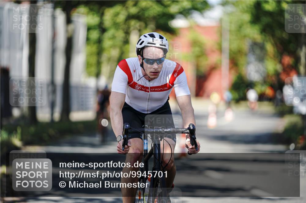 09.08.2026 - GEWOBA Citytriathlon Bremen Michael Burmester http://msf.ph/oto/9945701 09.08.2026 10:44:35 Radfahren 345, 523 meine-sportfotos.de